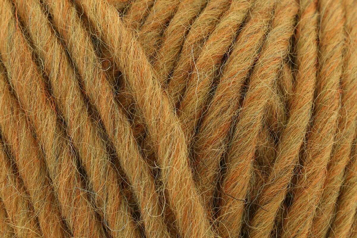 Baa Ram Ewe Meadow Super Chunky Yarn - 100g, 100% British Suffolk Wool for Knitting & Crochet, Soft Lightweight Yarn for Garments, Blankets & Accessories