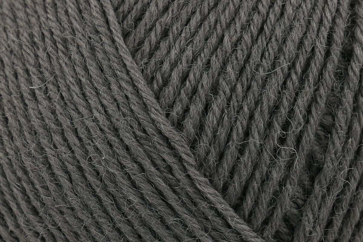 Baa Ram Ewe Skipper 5 Ply Crochet Yarn - 100g, 100% Pure British Wool Guernsey Knitting Wool Yarn for Sweaters, Cardigans & Hard-Wearing Garments