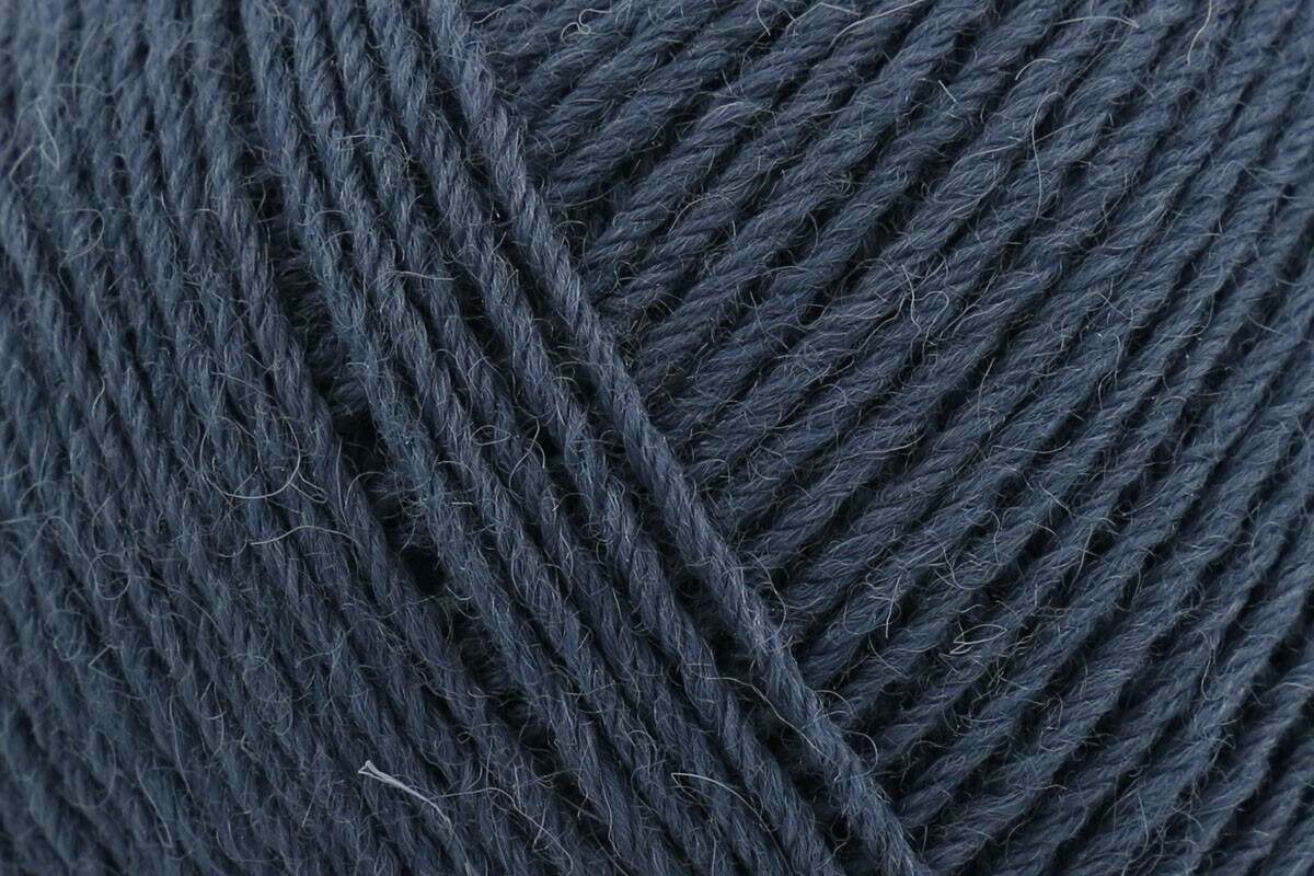 Baa Ram Ewe Skipper 5 Ply Crochet Yarn - 100g, 100% Pure British Wool Guernsey Knitting Wool Yarn for Sweaters, Cardigans & Hard-Wearing Garments