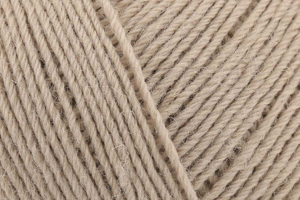 Baa Ram Ewe Skipper 5 Ply Crochet Yarn - 100g, 100% Pure British Wool Guernsey Knitting Wool Yarn for Sweaters, Cardigans & Hard-Wearing Garments