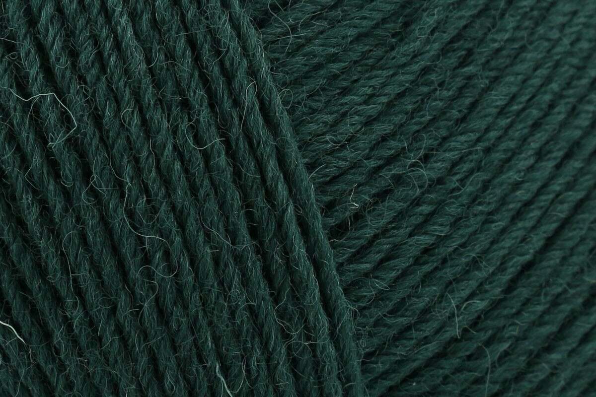 Baa Ram Ewe Skipper 5 Ply Crochet Yarn - 100g, 100% Pure British Wool Guernsey Knitting Wool Yarn for Sweaters, Cardigans & Hard-Wearing Garments