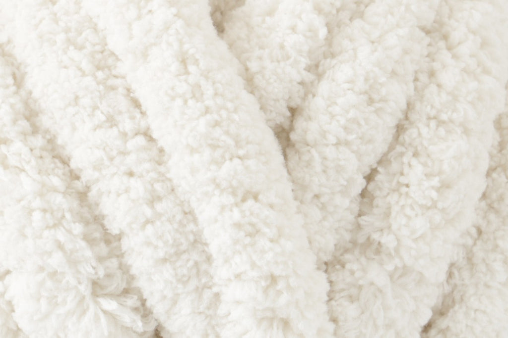 Bernat Blanket Big Super Chunky Yarn - 300G, 100% Polyester Fluffy Soft Chenille Thick Jumbo Knitting Wool for Crochet Blanket, Throw & & Arm Knitting