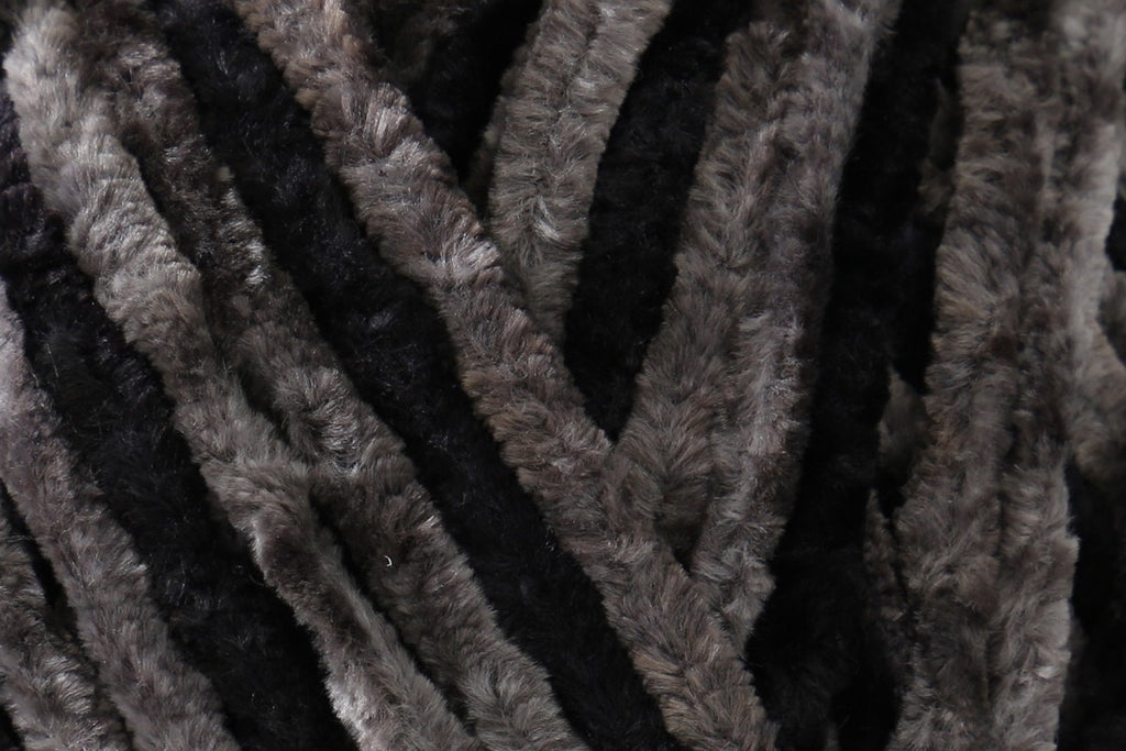 Bernat Crushed Velvet Aran Yarn - 300G, Luxury 100% Polyester Soft Chenille Thick Jumbo Knitting & Crochet Yarn for Cushions, Blankets & Winter Accessories