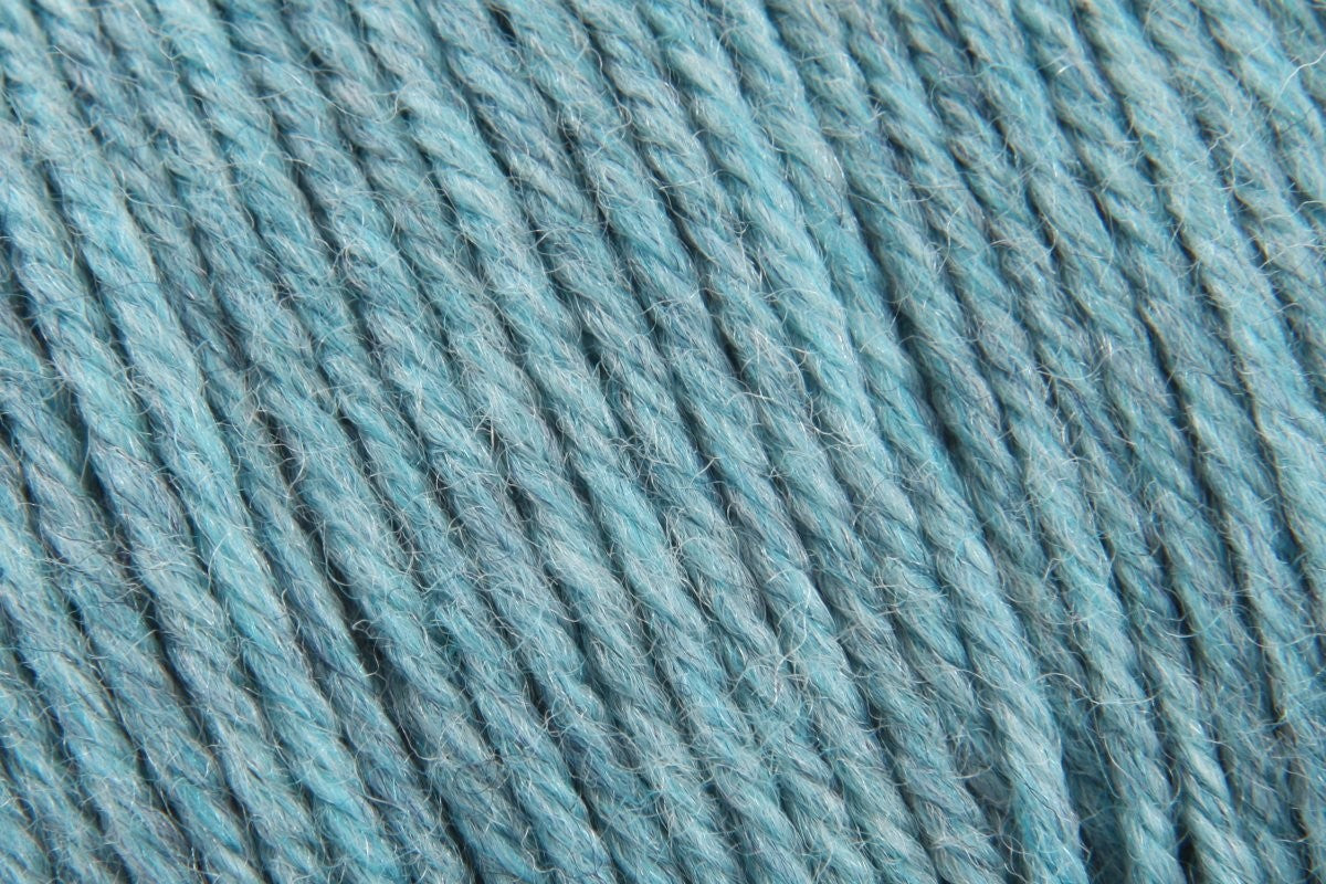 Cascade 220 Superwash DK Yarn - 100g, 100% Superwash Wool Easy-To-Work Double Knitting Yarn for Toys, Blankets & Everyday Accessories