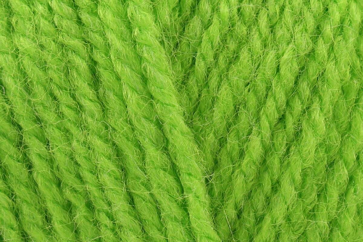 King Cole Pricewise DK Yarn 100% Acrylic Double Knitting 282m – Soft, Easy Care Knit & Crochet Yarn for Garments & Crafts - 100g