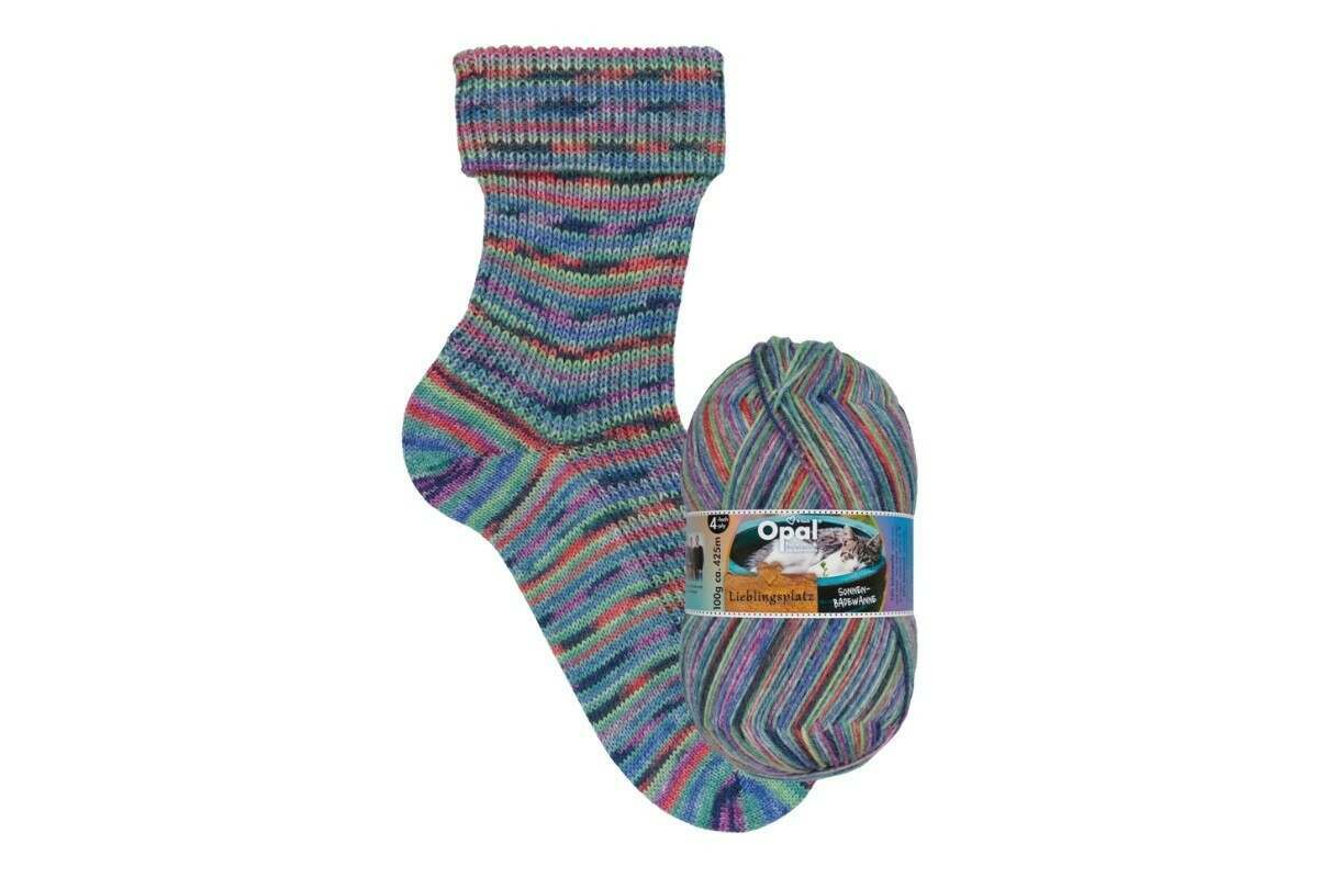 Opal Lieblingsplatz 4 Ply Yarn - 100g, Wool Blend Lightweight Self-Patterning Knitting Sock Yarn for Crochet Shawls, Hats, Gloves & Children's Garments