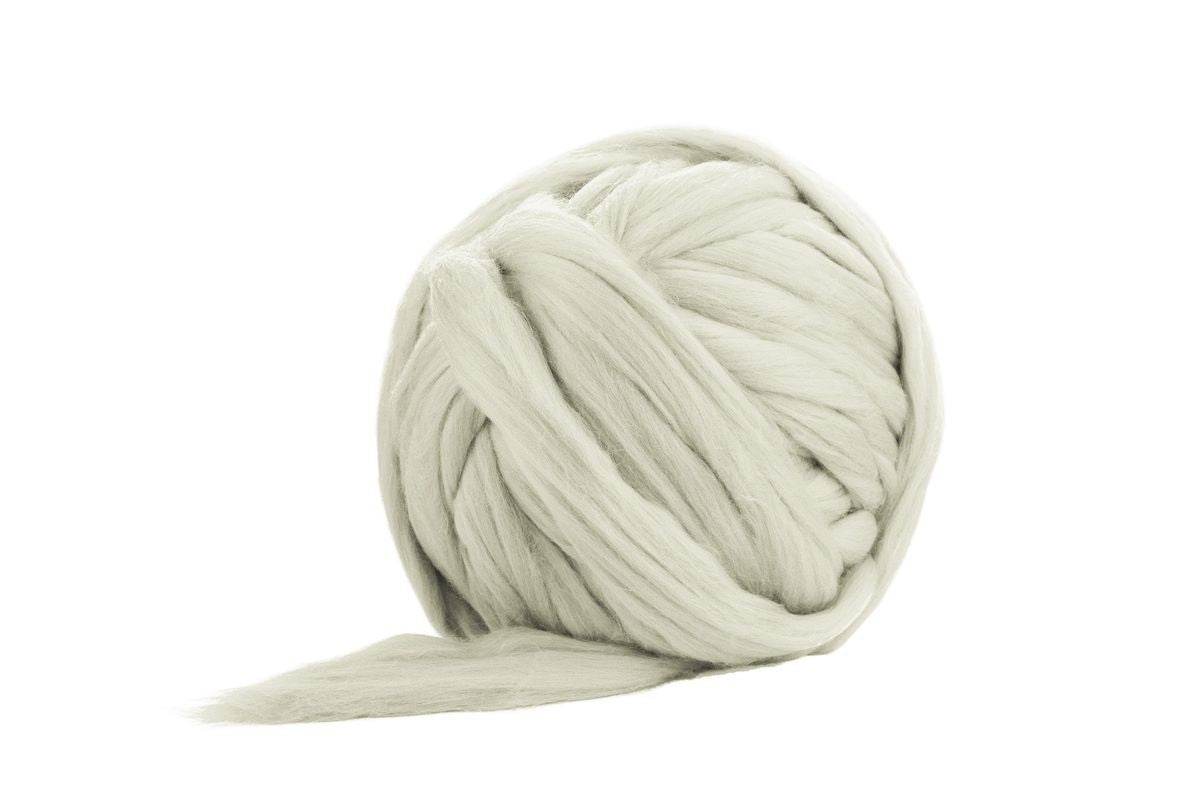 World of Wool Undyed Merino Jumbo Ball Super Chunky Yarn - 1000g, Luxury 100% Wool Unspun Soft Arm Knitting Crochet Raw Roving Yarn for Throws, Cushion Covers & Pet Beds