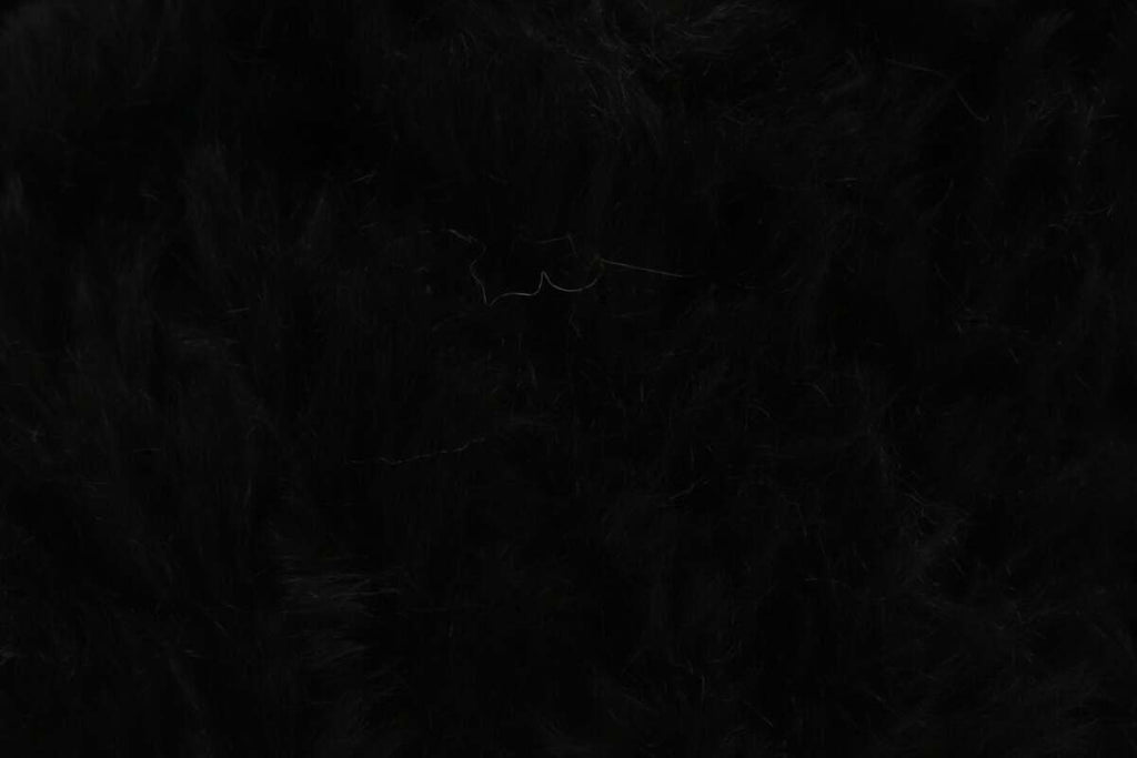 Yarnsmiths Zooaura Super Chunky Fur Yarn - 50g, 100% Polyester Fluffy Soft Faux Fur Effect Synthetic Crochet Knitting Yarn for Animal Plush Toys & Cozy Garments
